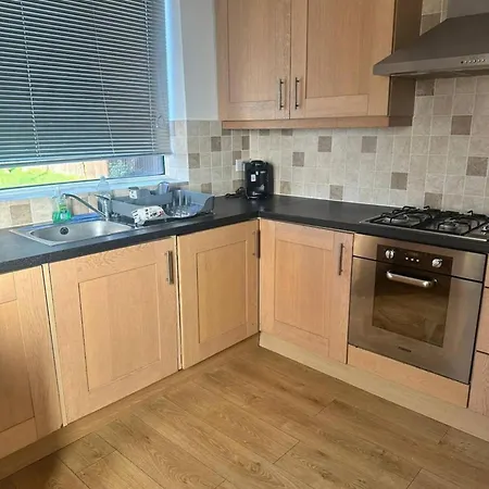 Serene Leeds Retreat - 3 Bedroom House