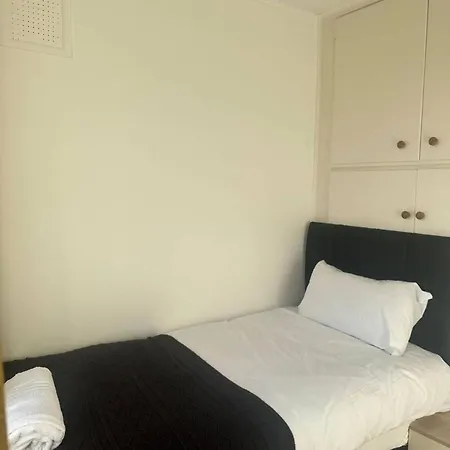 Serene Leeds Retreat - 3 Bedroom House بيت للعطل *