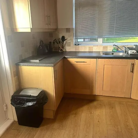 بيت للعطل Serene Leeds Retreat - 3 Bedroom House ليدز